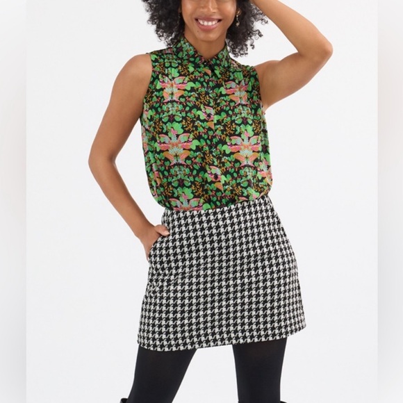 Cabi Pixie Top Women’s Size Small Pleated Sleeveless Button Down - Picture 3 of 9